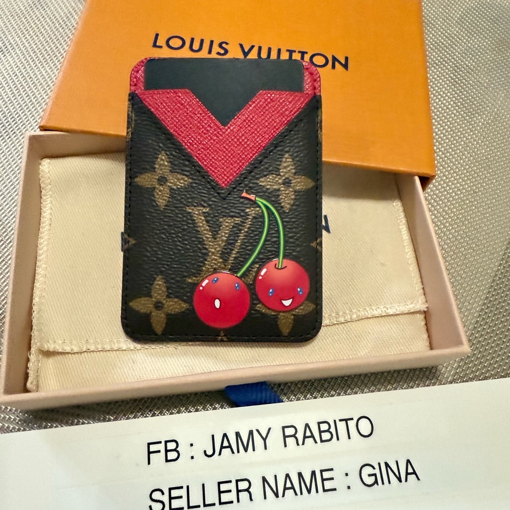 Louis Vuitton x TM magnetic card holder. Rare Item.